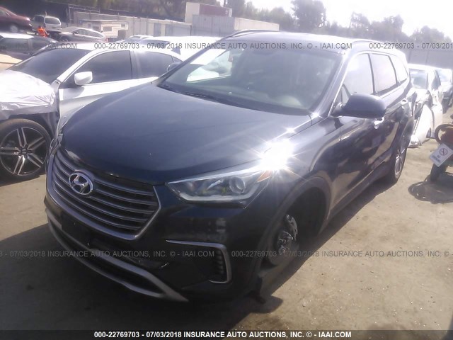 KM8SM4HF7HU212732 - 2017 HYUNDAI SANTA FE SE GRAY photo 2