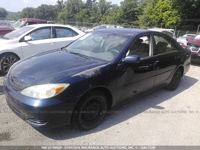 4T1BE32K02U617612 - 2002 TOYOTA CAMRY LE/XLE/SE ლურჯი ფოტო 2