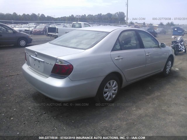 4T1BE32K05U595938 - 2005 TOYOTA CAMRY LE/XLE/SE ვერცხლისფერი ფოტო 4