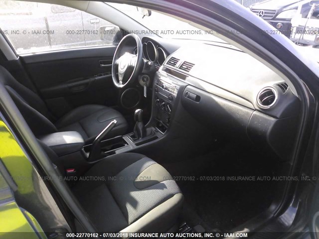 JM1BK344X81829021 - 2008 MAZDA 3 HATCHBACK BLACK photo 5