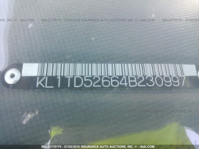 KL1TD52664B230997 - 2004 CHEVROLET AVEO SILVER photo 9