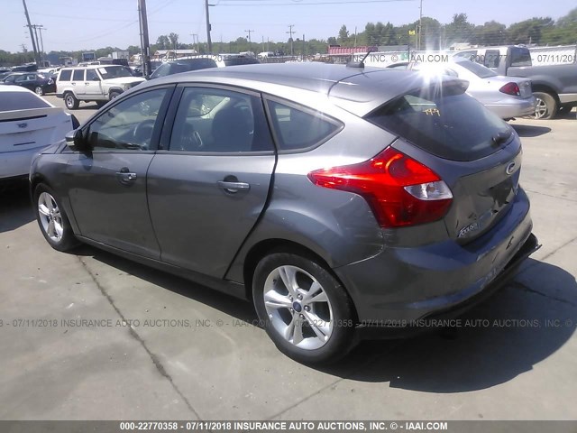 1FADP3K2XEL288232 - 2014 FORD FOCUS SE ნაცრისფერი ფოტო 3