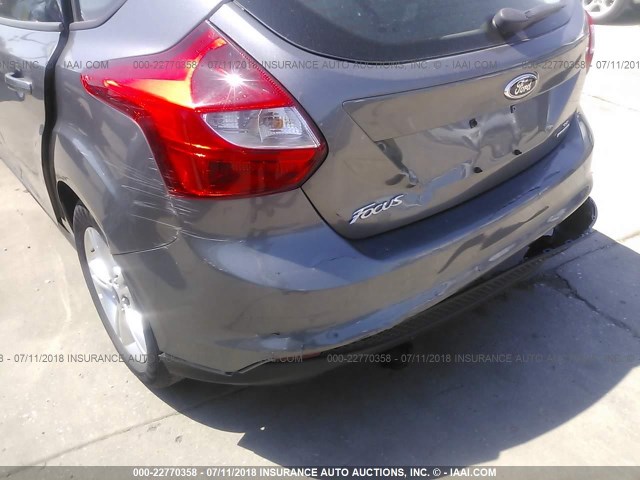 1FADP3K2XEL288232 - 2014 FORD FOCUS SE ნაცრისფერი ფოტო 6