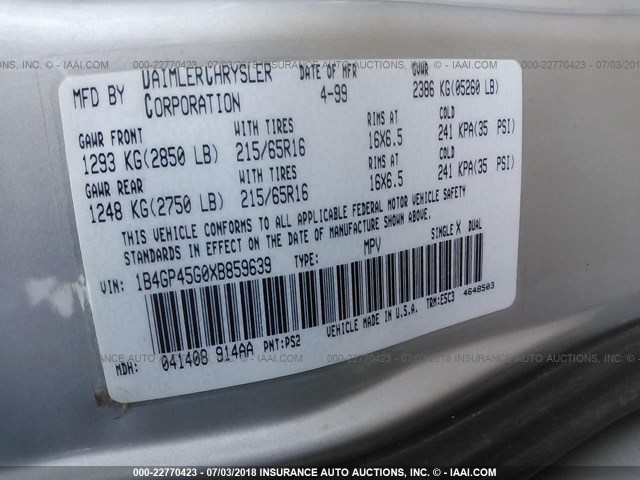 1B4GP45G0XB859639 - 1999 DODGE CARAVAN SE/SPORT SILVER photo 9