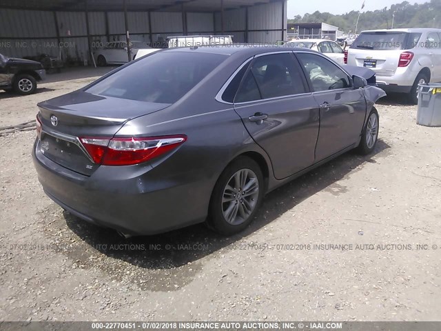 4T1BF1FK4FU478232 - 2015 TOYOTA CAMRY LE/XLE/SE/XSE GRAY photo 4