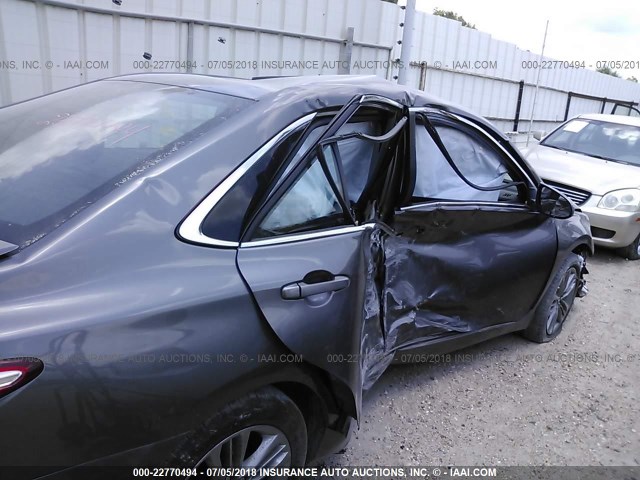 4T1BF1FK6GU214740 - 2016 TOYOTA CAMRY LE/XLE/SE/XSE 灰色 照片 6