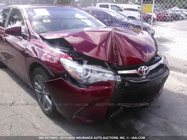 4T1BF1FK7HU770377 - 2017 TOYOTA CAMRY LE/XLE/SE/XSE 栗色 照片 6