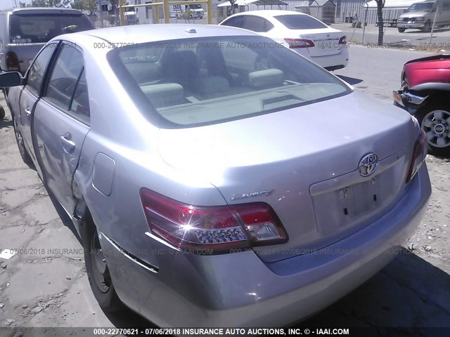 4T1BF3EK8AU084805 - 2010 TOYOTA CAMRY SE/LE/XLE SILVER photo 3
