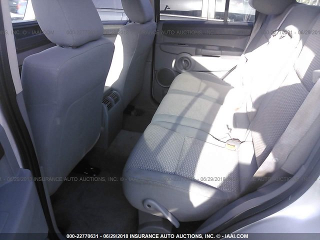1J8HG48P77C671254 - 2007 JEEP COMMANDER ნაცრისფერი ფოტო 8