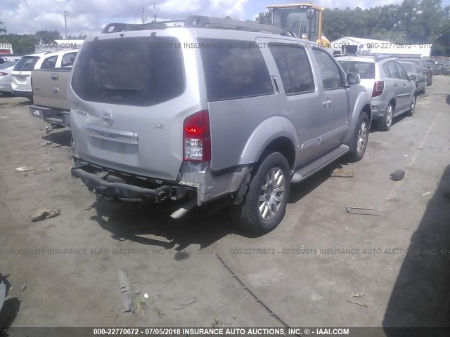 5N1BR18B38C624584 - 2008 NISSAN PATHFINDER LE/SE SILVER photo 4