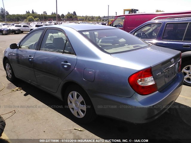 JTDBE32K920117993 - 2002 TOYOTA CAMRY LE/XLE/SE ლურჯი ფოტო 3