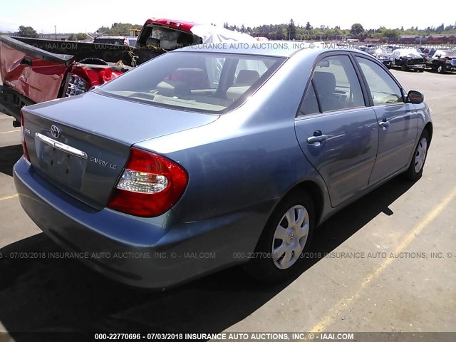 JTDBE32K920117993 - 2002 TOYOTA CAMRY LE/XLE/SE ლურჯი ფოტო 4