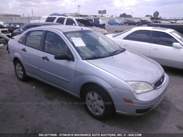 1FAFP34N67W280629 - 2007 FORD FOCUS ZX4/S/SE/SES SILVER photo 1