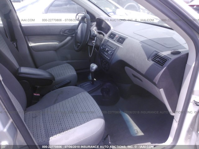 1FAFP34N67W280629 - 2007 FORD FOCUS ZX4/S/SE/SES 银色 照片 5