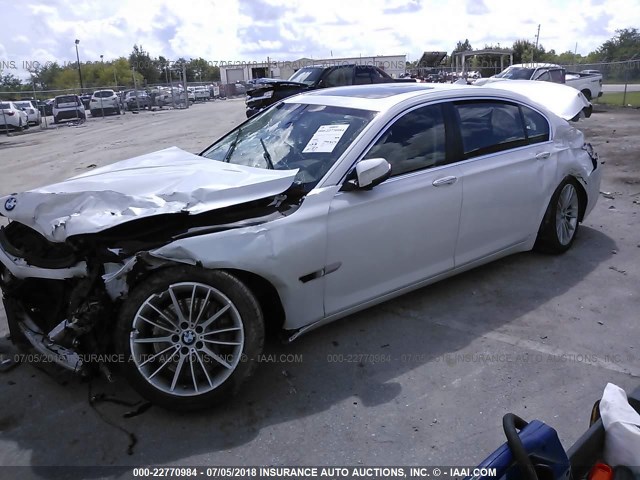 WBAYF8C52DDE59195 - 2013 BMW 750 LXI WHITE photo 2