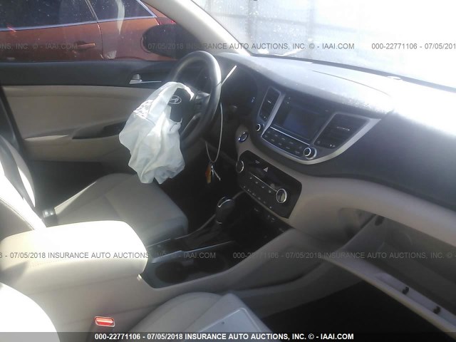 KM8J3CA20GU044298 - 2016 HYUNDAI TUCSON LIMITED/SPORT AND ECO/SE MAROON photo 5