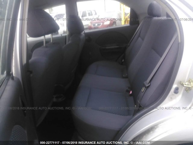 KL1TD56646B617304 - 2006 CHEVROLET AVEO LS SILVER photo 8