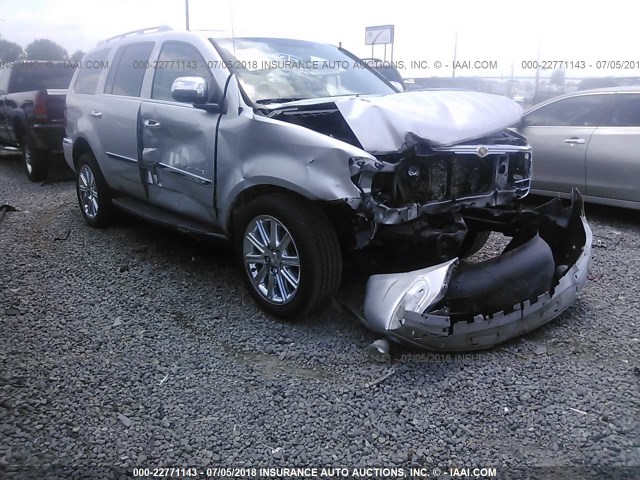 1A8HX58257F541918 - 2007 CHRYSLER ASPEN LIMITED SILVER photo 1