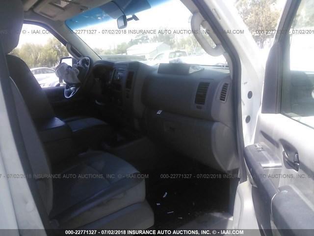 1N6AF0LY0EN105892 - 2014 NISSAN NV 2500/3500 WHITE photo 5