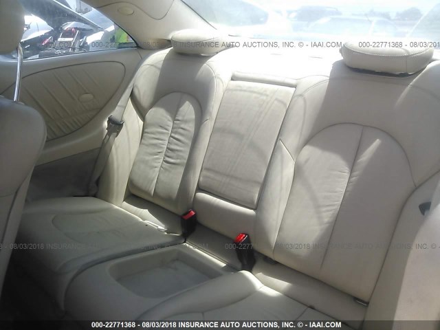 WDBTJ56J86F169310 - 2006 MERCEDES-BENZ CLK 350 WHITE photo 8