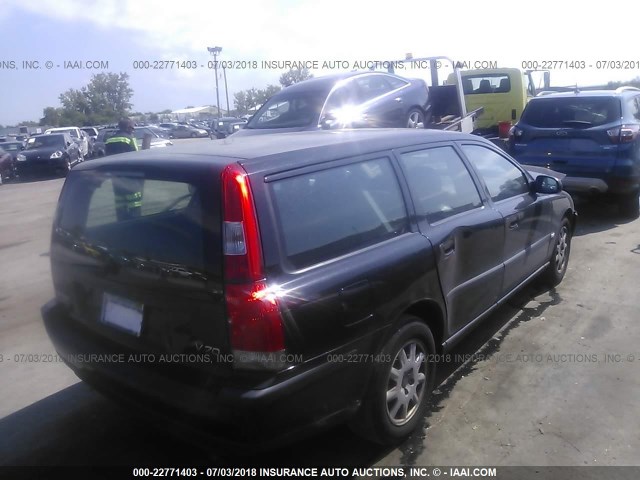 YV1SW61R022240156 - 2002 VOLVO V70 BLACK photo 4