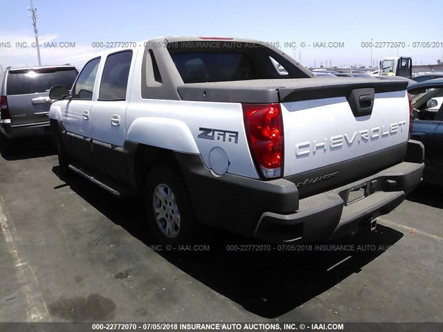 3GNEC12TX4G110170 - 2004 CHEVROLET AVALANCHE C1500 WHITE photo 3