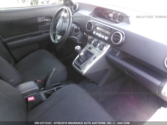 JTLKE50E481041602 - 2008 TOYOTA SCION XB BLACK photo 5