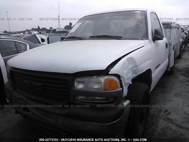 1GDGC24U42Z215485 - 2002 GMC NEW SIERRA C2500 WHITE photo 6