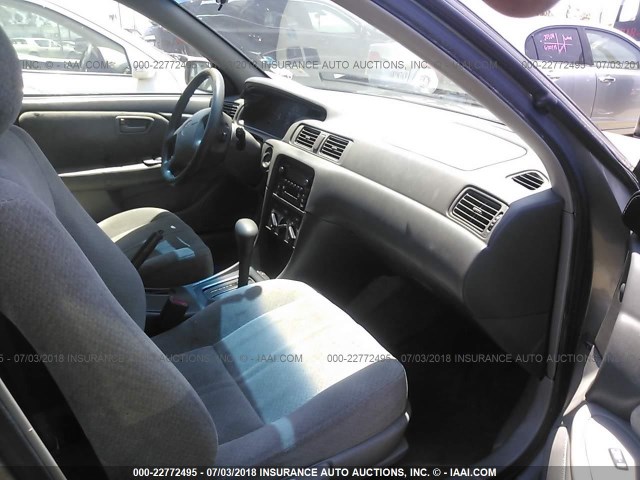 JT2BG22K2Y0383457 - 2000 TOYOTA CAMRY CE/LE/XLE 灰色 照片 5