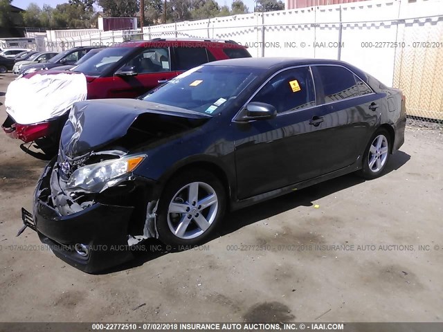 4T1BF1FK6CU079690 - 2012 TOYOTA CAMRY SE/LE/XLE BLACK photo 2