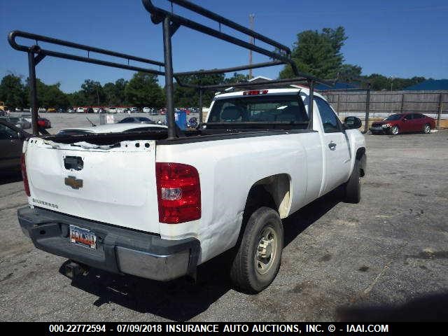 1GCHC44K79F183369 - 2009 CHEVROLET SILVERADO C2500 HEAVY DUTY WHITE photo 4