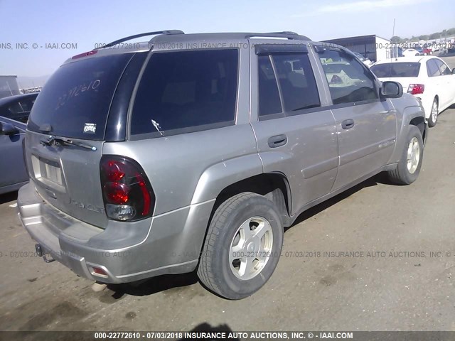 1GNDT13S322527914 - 2002 CHEVROLET TRAILBLAZER  GRAY photo 4