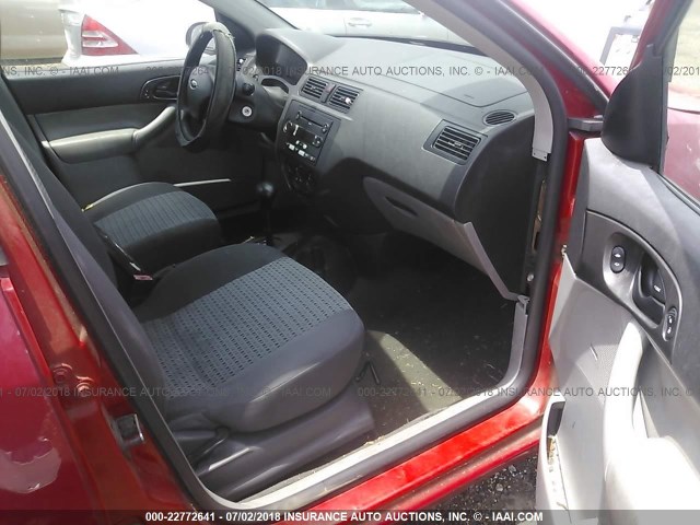 1FAFP34N87W122802 - 2007 FORD FOCUS ZX4/S/SE/SES RED photo 5