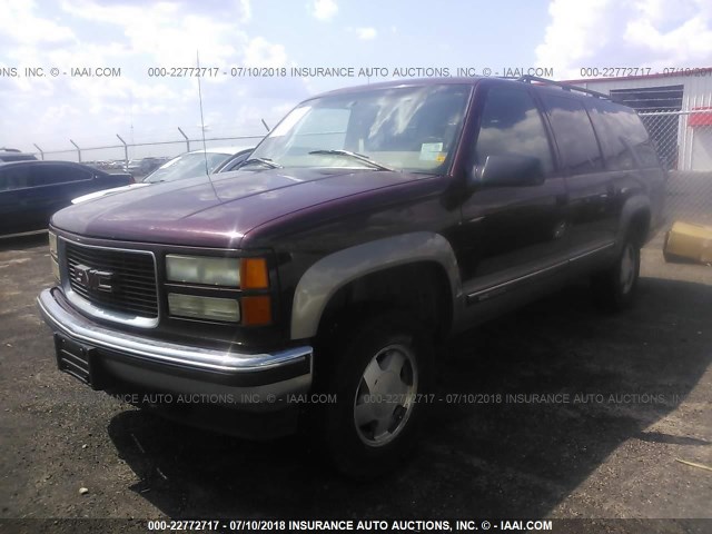 1GKFK16R3WJ700490 - 1998 GMC SUBURBAN K1500 MAROON photo 2