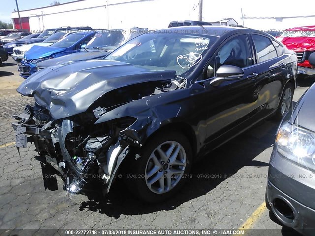 3FA6P0H77GR330368 - 2016 FORD FUSION SE GRAY photo 2