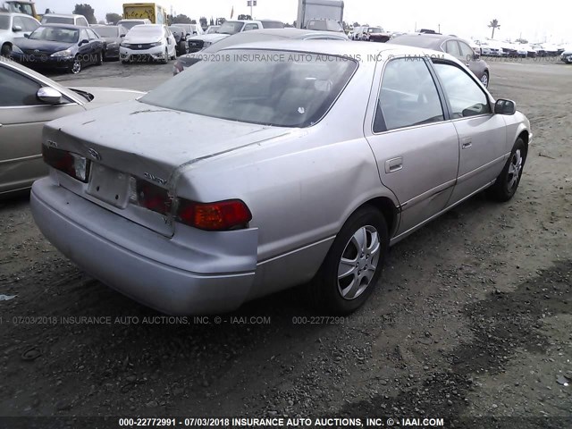 4T1BF22K8YU106679 - 2000 TOYOTA CAMRY LE/XLE GOLD photo 4