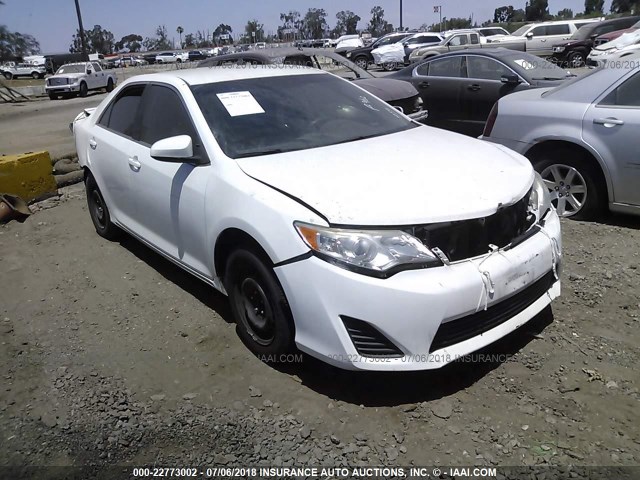 4T4BF1FK3CR257688 - 2012 TOYOTA CAMRY SE/LE/XLE WHITE photo 1