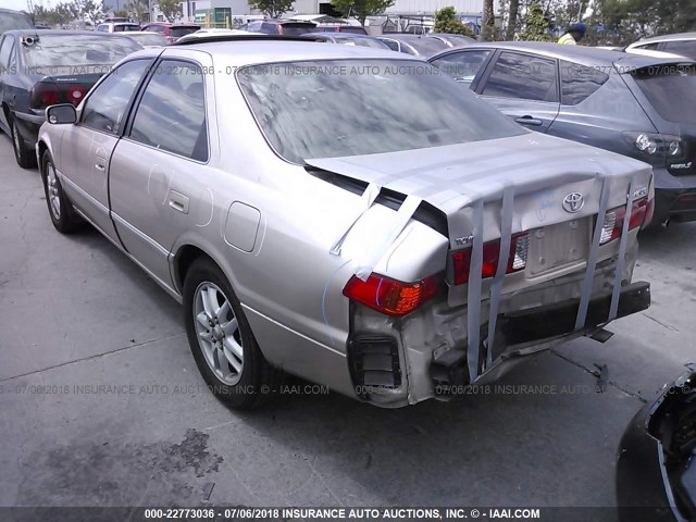 4T1BF28K3YU946540 - 2000 TOYOTA CAMRY LE/XLE TAN photo 3