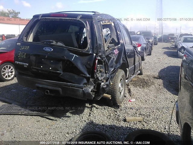 1FMPU16L63LC14824 - 2003 FORD EXPEDITION XLT BLACK photo 4