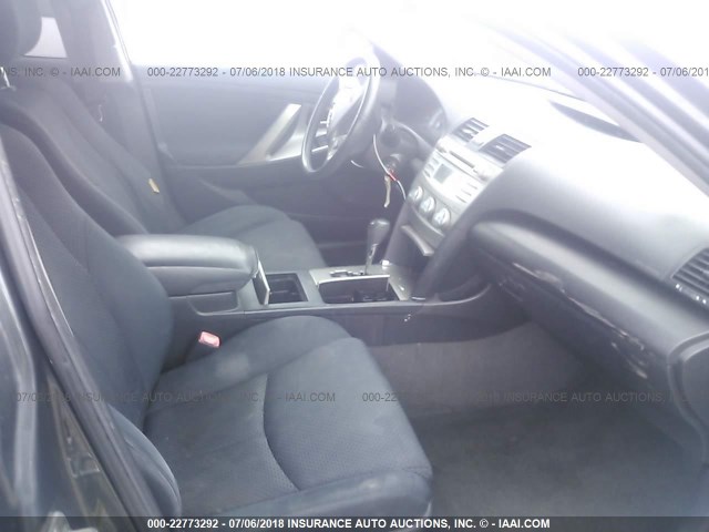 4T1BE46K89U395184 - 2009 TOYOTA CAMRY SE/LE/XLE GRAY photo 5