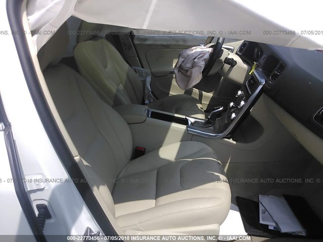 YV1612TK8F1349906 - 2015 VOLVO S60 PREMIER WHITE photo 5