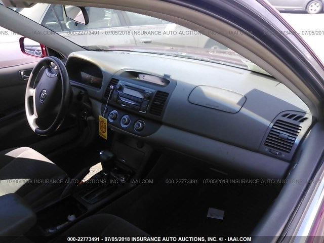 4T1BE32K25U067995 - 2005 TOYOTA CAMRY LE/XLE/SE მუქწითელი ფოტო 5