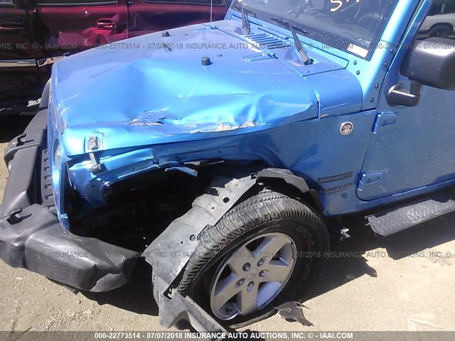 1C4BJWDG5FL758827 - 2015 JEEP WRANGLER UNLIMITE SPORT BLUE photo 6