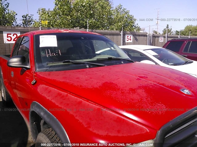 1B7GG12X62S510385 - 2002 DODGE DAKOTA SXT RED photo 6