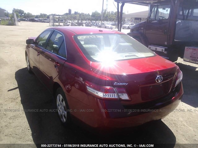 4T1BF3EK7AU550708 - 2010 TOYOTA CAMRY SE/LE/XLE წითელი ფოტო 3