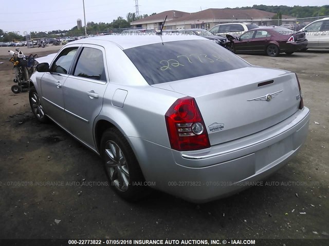 2C3KA33G58H329692 - 2008 CHRYSLER 300 LIMITED SILVER photo 3