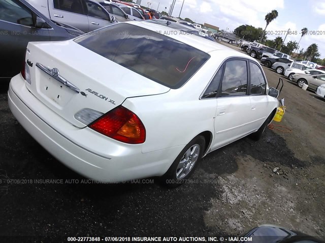 4T1BF28B82U216761 - 2002 TOYOTA AVALON XL/XLS WHITE photo 4