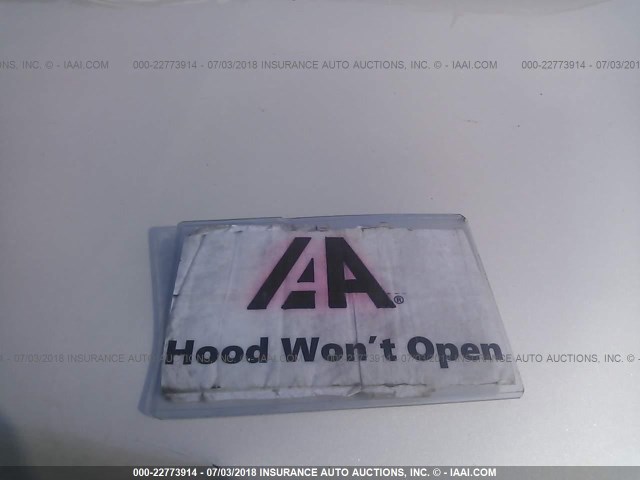 1GYUKHEF4AR181506 - 2010 CADILLAC ESCALADE ESV LUXURY WHITE photo 10