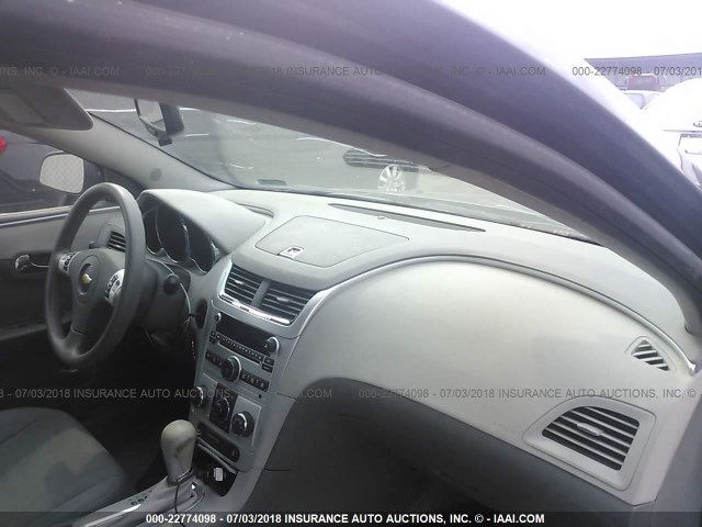 1G1ZB5E00CF323577 - 2012 CHEVROLET MALIBU LS GRAY photo 5