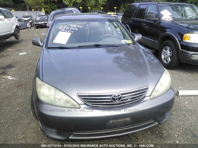 4T1BE30K55U592522 - 2005 TOYOTA CAMRY LE/XLE/SE 灰色 照片 6